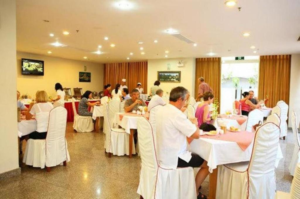 Nha Khach Quoc Hoi 3* TP. Hồ Chí Minh