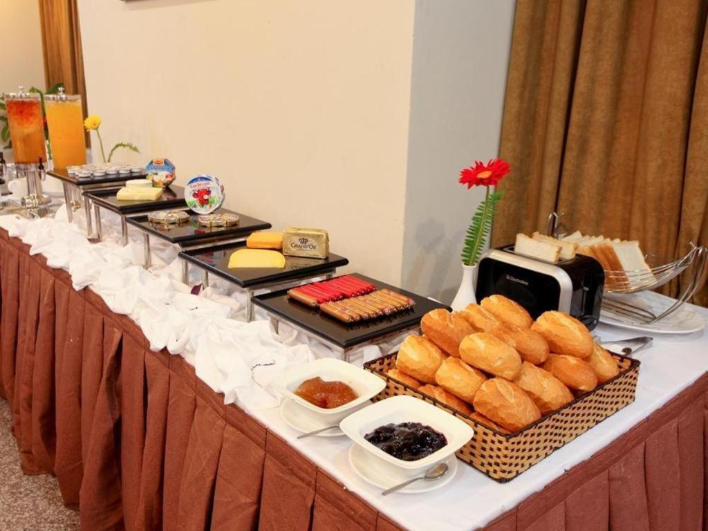 Nha Khach Quoc Hoi Khách sạn 3*